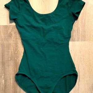 Capezio short sleeve leotard in emerald Medium